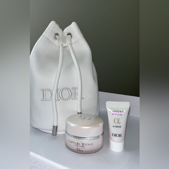 New/ unused Dior bucket pouch bag with 4 gifts - Picture 4 of 10